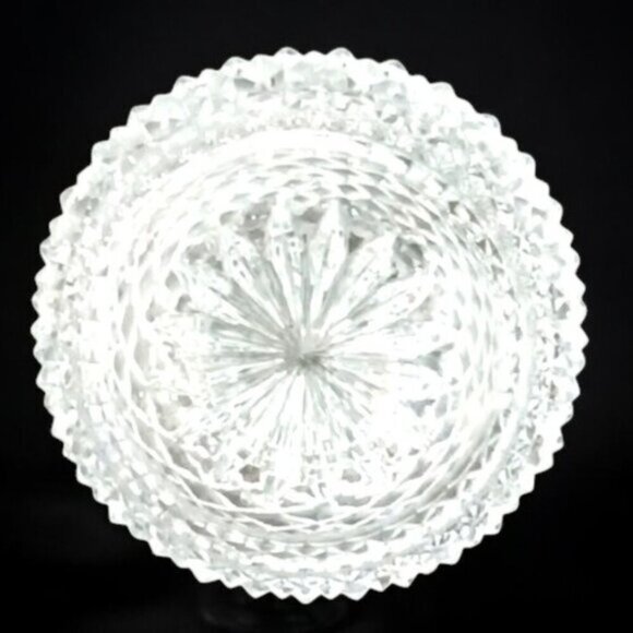 Vintage 12" Tall Crystal Whisky Decanter, Exquisite Glassware for Fine Spirits - Picture 2 of 6